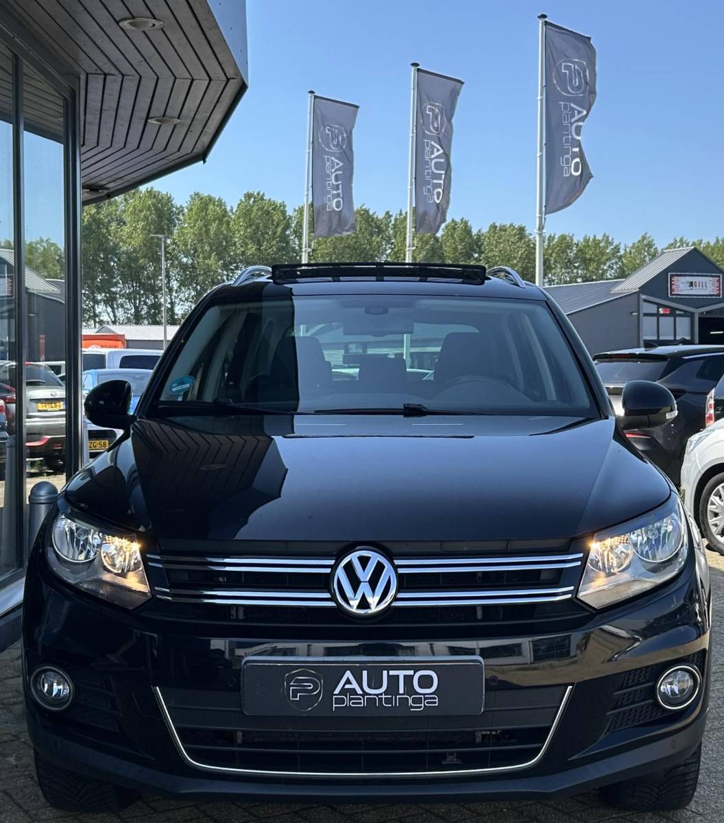 Volkswagen Tiguan Volkswagen Tiguan 1.4 TSI Sport&Style 160PK | NL AUTO | PANO | TREKHAAK | Achteruitrijcamera | Parkeersensoren | Climate Control | Cruise Control |