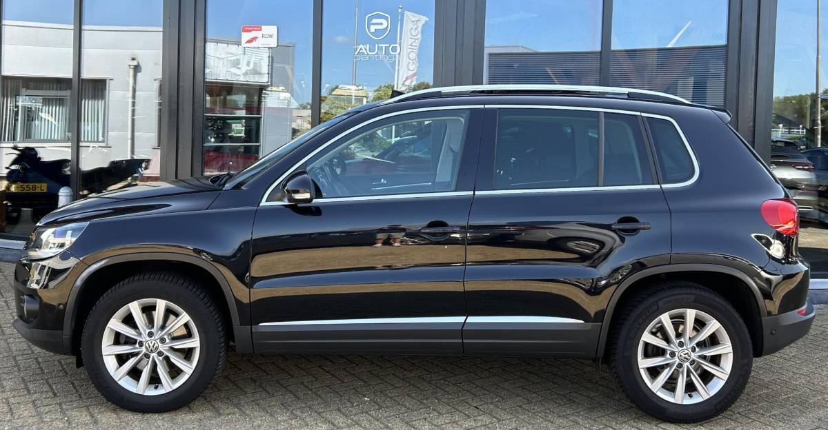 Volkswagen Tiguan Volkswagen Tiguan 1.4 TSI Sport&Style 160PK | NL AUTO | PANO | TREKHAAK | Achteruitrijcamera | Parkeersensoren | Climate Control | Cruise Control |