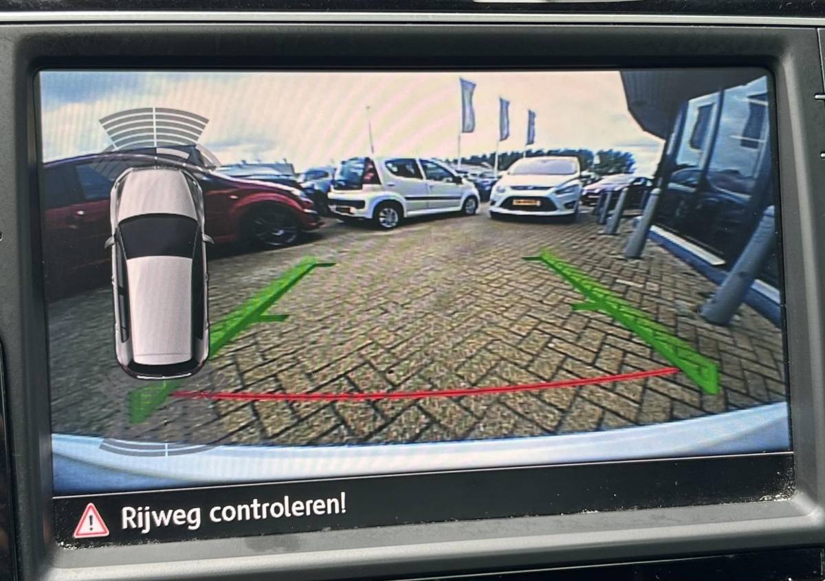 Volkswagen Golf Volkswagen Golf 2.0 TSI R 4Motion 300PK | BOMVOL | ZEER NETTE STAAT! | LIEFHEBBERS AUTO! | PANO | Nieuwe APK | Nieuwe Kettingen | Recent Groot Onderhoud Uitgevoerd door een TSI Specialist | 4 Nieuwe Conti Sport Contact 7 Banden | 19 Inch Velgen Recent Gespoten |  GROTE NAVI | Achteruitrijcamera | Parkeersensoren Voor en Achter | Lederen Bekleding | Stoelverwarming | DAB+ | Dynaudio | Keyless Entry | Keyless Start | 2 Sleutels | Adaptief Demping Systeem |