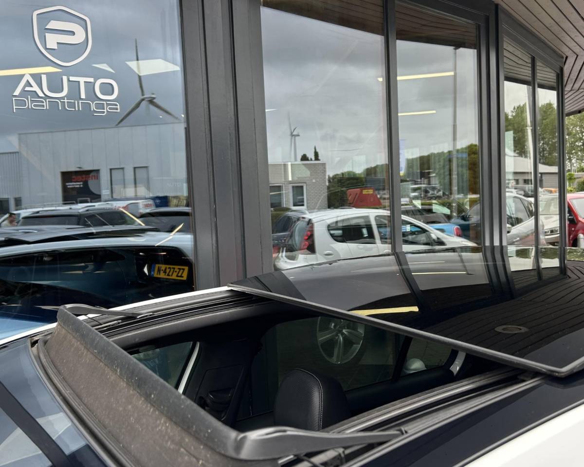 Volkswagen Golf Volkswagen Golf 2.0 TSI R 4Motion 300PK | BOMVOL | ZEER NETTE STAAT! | LIEFHEBBERS AUTO! | PANO | Nieuwe APK | Nieuwe Kettingen | Recent Groot Onderhoud Uitgevoerd door een TSI Specialist | 4 Nieuwe Conti Sport Contact 7 Banden | 19 Inch Velgen Recent Gespoten |  GROTE NAVI | Achteruitrijcamera | Parkeersensoren Voor en Achter | Lederen Bekleding | Stoelverwarming | DAB+ | Dynaudio | Keyless Entry | Keyless Start | 2 Sleutels | Adaptief Demping Systeem |