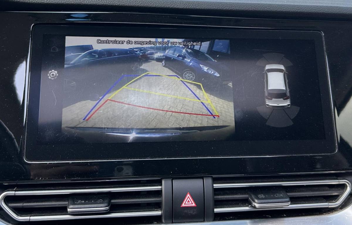 Kia e-Niro Kia e-Niro DynamicPlusLine 64 kWh | SOH 100% | 3 Fase | 1e Eigenaar! | NL AUTO | BTW AUTO (PRIJS INCLUSIEF BTW) | PANO | Achteruitrijcamera | Stoelverwarming | Stuurverwarming | 07-2026 Nieuwe Koeling voor de Accu bij de Dealer, Factuur aanwezig |