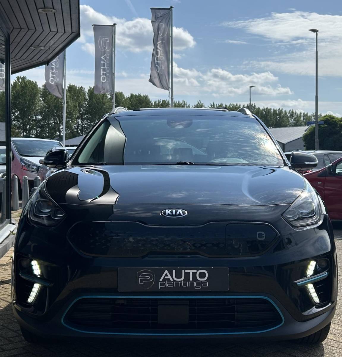Kia e-Niro Kia e-Niro DynamicPlusLine 64 kWh | SOH 100% | 3 Fase | 1e Eigenaar! | NL AUTO | BTW AUTO (PRIJS INCLUSIEF BTW) | PANO | Achteruitrijcamera | Stoelverwarming | Stuurverwarming | 07-2026 Nieuwe Koeling voor de Accu bij de Dealer, Factuur aanwezig |