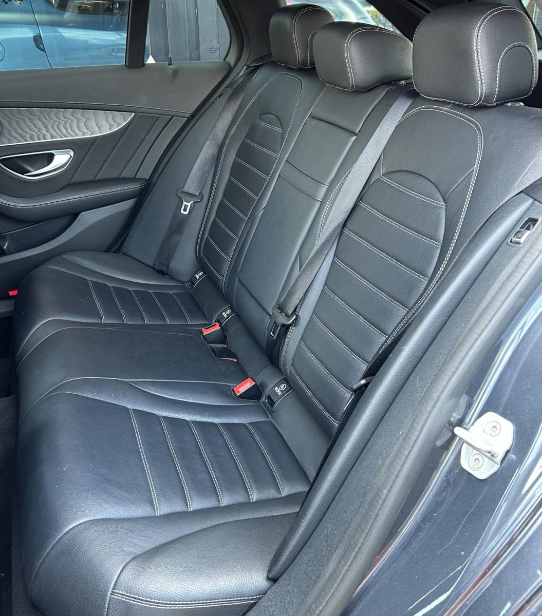 Mercedes-Benz C-Klasse Mercedes-Benz C-klasse Estate 400 4MATIC Prestige 333PK | AMG | AUTOMAAT | Onderhoudshistorie | Burmester Audio | Stoelverkoeling | Stoelverwarming | Parkeersensoren | Lederen Bekleding | Elektrische Stoel | Elektrische Achterklep | 18 Inch | All Season |
