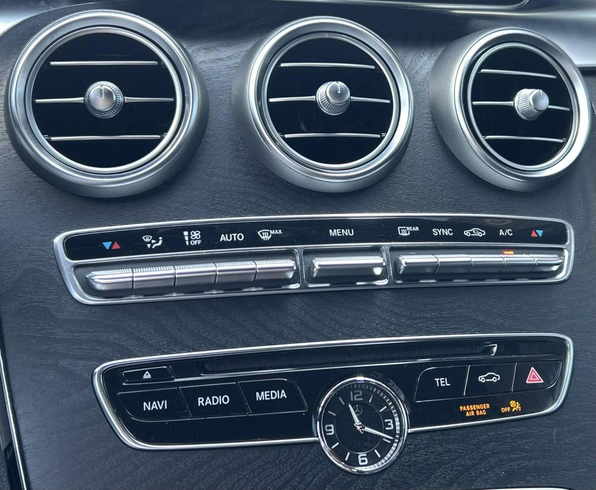 Mercedes-Benz C-Klasse Mercedes-Benz C-klasse Estate 400 4MATIC Prestige 333PK | AMG | AUTOMAAT | Onderhoudshistorie | Burmester Audio | Stoelverkoeling | Stoelverwarming | Parkeersensoren | Lederen Bekleding | Elektrische Stoel | Elektrische Achterklep | 18 Inch | All Season |
