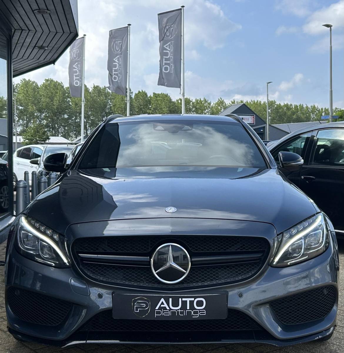 Mercedes-Benz C-Klasse Mercedes-Benz C-klasse Estate 400 4MATIC Prestige 333PK | AMG | AUTOMAAT | Onderhoudshistorie | Burmester Audio | Stoelverkoeling | Stoelverwarming | Parkeersensoren | Lederen Bekleding | Elektrische Stoel | Elektrische Achterklep | 18 Inch | All Season |