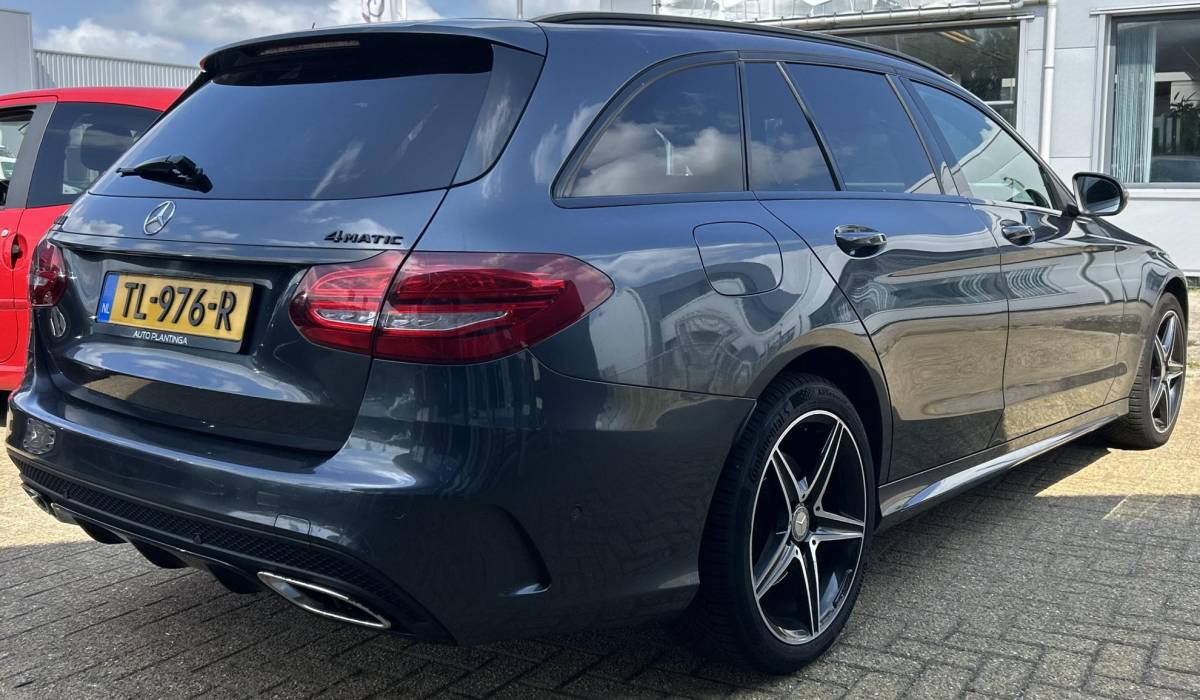 Mercedes-Benz C-Klasse Mercedes-Benz C-klasse Estate 400 4MATIC Prestige 333PK | AMG | AUTOMAAT | Onderhoudshistorie | Burmester Audio | Stoelverkoeling | Stoelverwarming | Parkeersensoren | Lederen Bekleding | Elektrische Stoel | Elektrische Achterklep | 18 Inch | All Season |