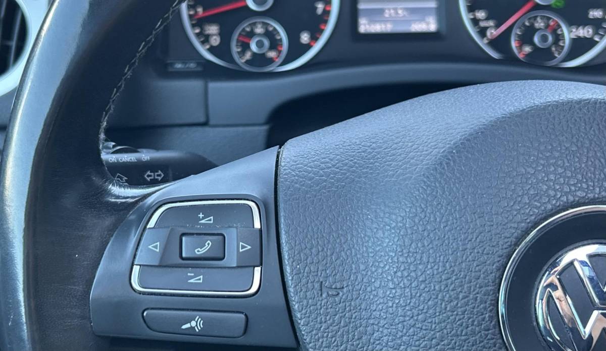 Volkswagen Tiguan Volkswagen Tiguan 2.0 TSI Sport&Style 4motion R-line Edition 179PK | Nette Staat! | AUTOMAAT | PANO | Trekhaak | Parkeersensoren Voor en Achter | Stoelverwarming | Climate Control | Cruise Control | DAB+ Pioneer |