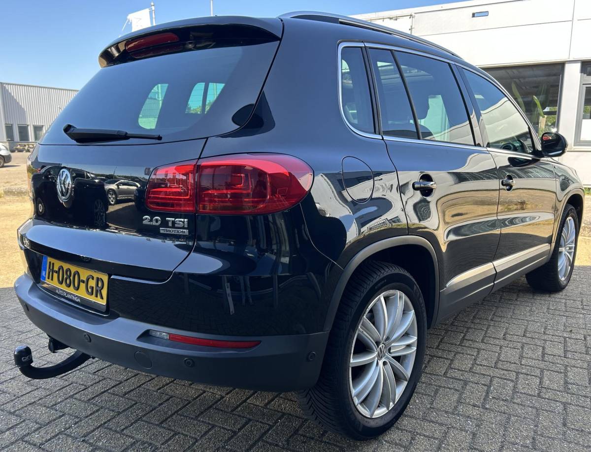 Volkswagen Tiguan Volkswagen Tiguan 2.0 TSI Sport&Style 4motion R-line Edition 179PK | Nette Staat! | AUTOMAAT | PANO | Trekhaak | Parkeersensoren Voor en Achter | Stoelverwarming | Climate Control | Cruise Control | DAB+ Pioneer |