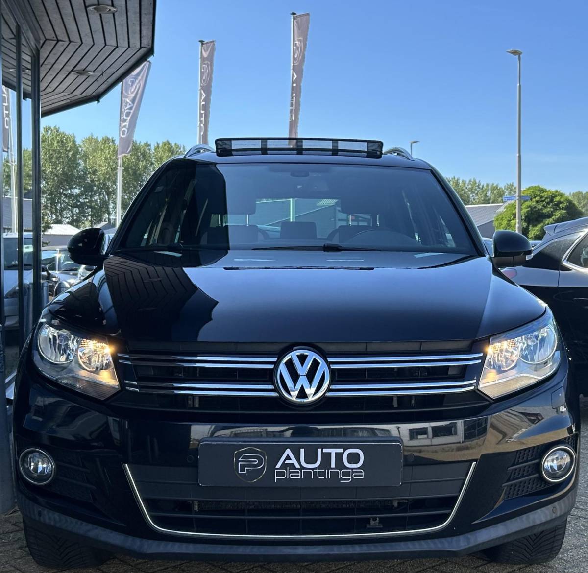 Volkswagen Tiguan Volkswagen Tiguan 2.0 TSI Sport&Style 4motion R-line Edition 179PK | Nette Staat! | AUTOMAAT | PANO | Trekhaak | Parkeersensoren Voor en Achter | Stoelverwarming | Climate Control | Cruise Control | DAB+ Pioneer |
