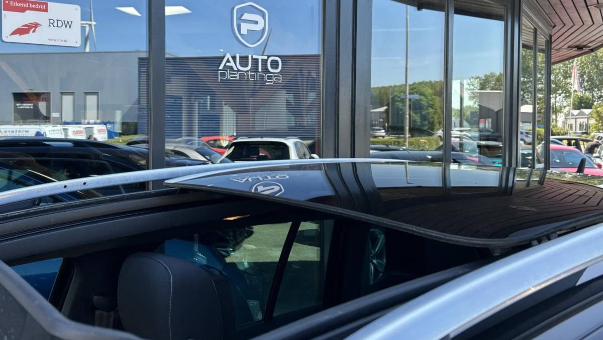 Volkswagen Tiguan Volkswagen Tiguan 2.0 TSI Sport&Style 4motion R-line Edition 179PK | Nette Staat! | AUTOMAAT | PANO | Trekhaak | Parkeersensoren Voor en Achter | Stoelverwarming | Climate Control | Cruise Control | DAB+ Pioneer |