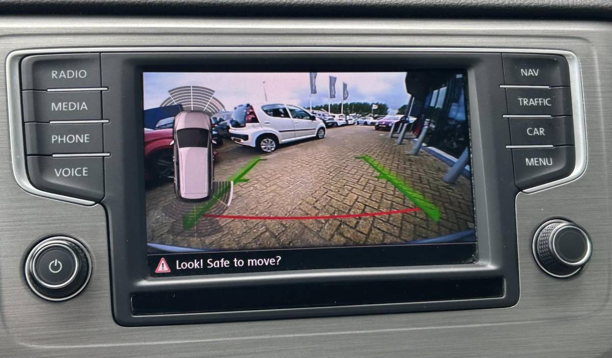 Volkswagen Golf Sportsvan Volkswagen Golf Sportsvan 1.4 TSI Business Edition 150PK | UNIEK! | DEALERONDERHOUDEN! | Achteruitrijcamera | Navigatie | Parkeersensoren Voor en Achter | Climate Control | Cruise Control | 2 Sleutels | Lichtmetalen Velgen |