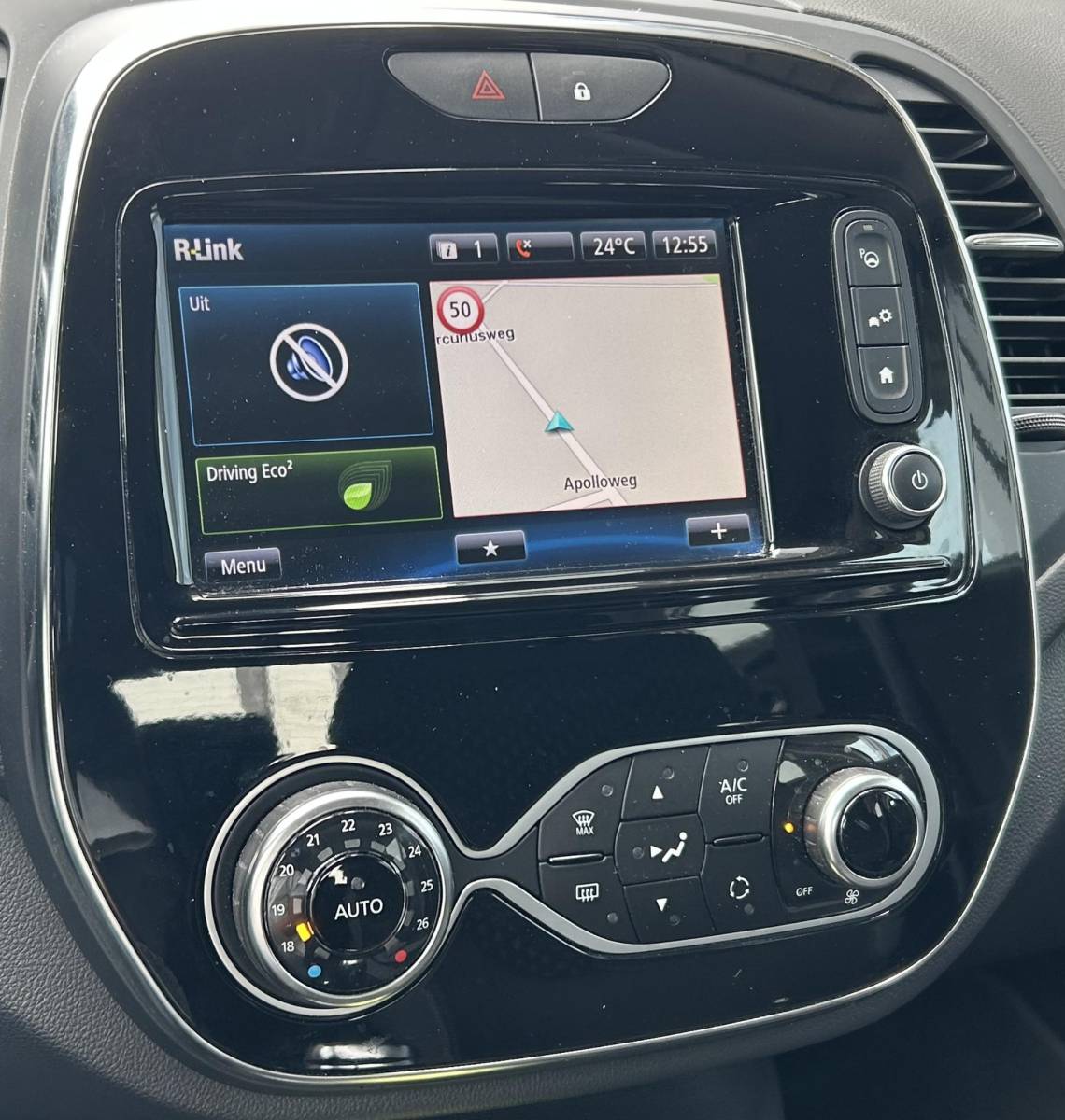 Renault Captur Renault Captur 0.9 TCe Intens 90PK | 1e Eigenaar | Dealeronderhouden | Nette Staat | NL AUTO | NAP | R-Link | Bose | Trekhaak | Achteruitrijcamera | Carplay | Navigatie | 2 Sleutels | Premium Kleur |