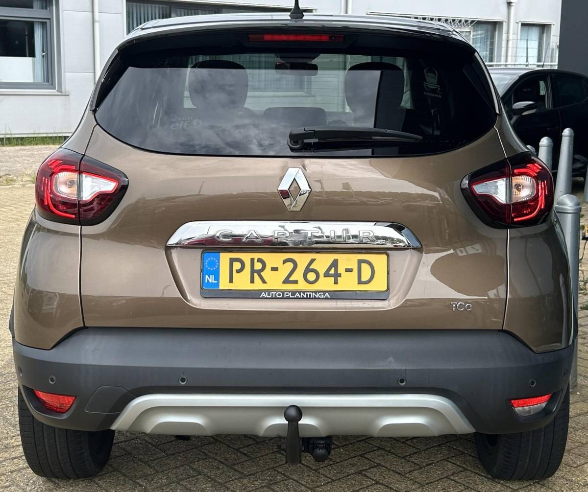 Renault Captur Renault Captur 0.9 TCe Intens 90PK | 1e Eigenaar | Dealeronderhouden | Nette Staat | NL AUTO | NAP | R-Link | Bose | Trekhaak | Achteruitrijcamera | Carplay | Navigatie | 2 Sleutels | Premium Kleur |