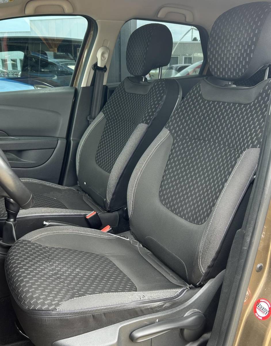Renault Captur Renault Captur 0.9 TCe Intens 90PK | 1e Eigenaar | Dealeronderhouden | Nette Staat | NL AUTO | NAP | R-Link | Bose | Trekhaak | Achteruitrijcamera | Carplay | Navigatie | 2 Sleutels | Premium Kleur |