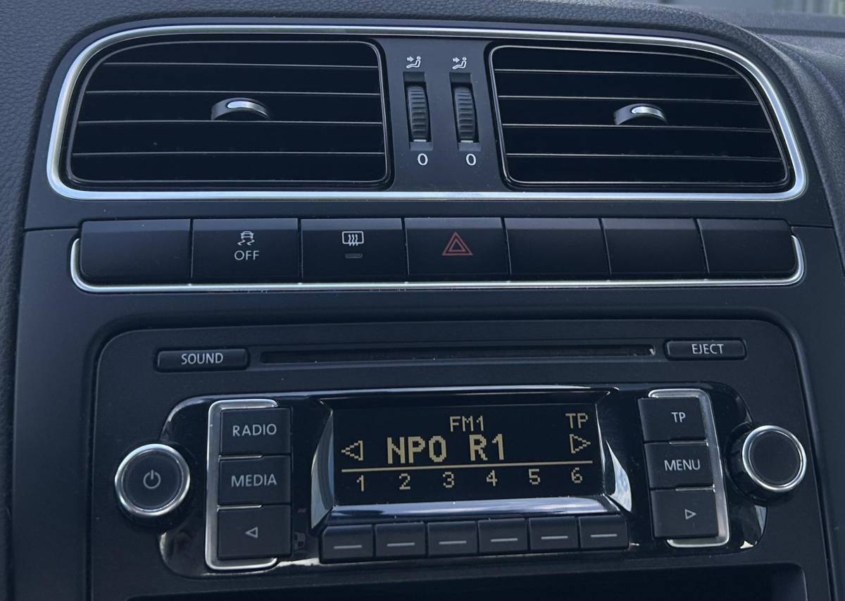 Volkswagen Polo Volkswagen Polo 1.2 TSI Cross 90PK | Nette Staat | NL AUTO | NAP | Onderhoudshistorie | Climate Control | Cruise Control | 17 Inch | 2 Sleutels |