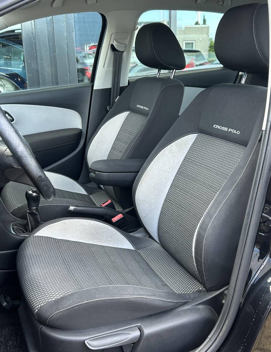 Volkswagen Polo Volkswagen Polo 1.2 TSI Cross 90PK | Nette Staat | NL AUTO | NAP | Onderhoudshistorie | Climate Control | Cruise Control | 17 Inch | 2 Sleutels |