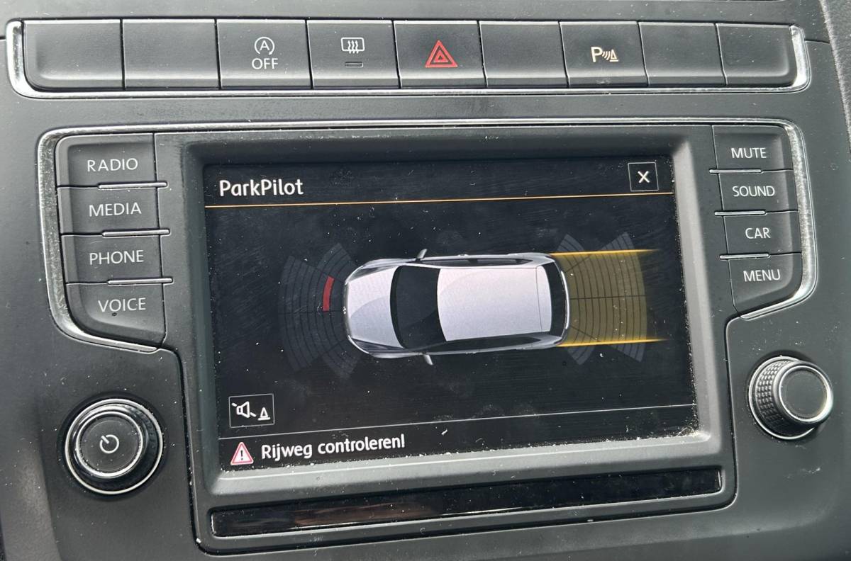Volkswagen Polo Volkswagen Polo 1.2 TSI Highline 90PK | Volledige Onderhoudshistorie | 5 Deurs | Parkeersensoren Voor en Achter | Airco | Cruise Control | Lichtmetalen Velgen | 2 Sleutels | Armsteun |