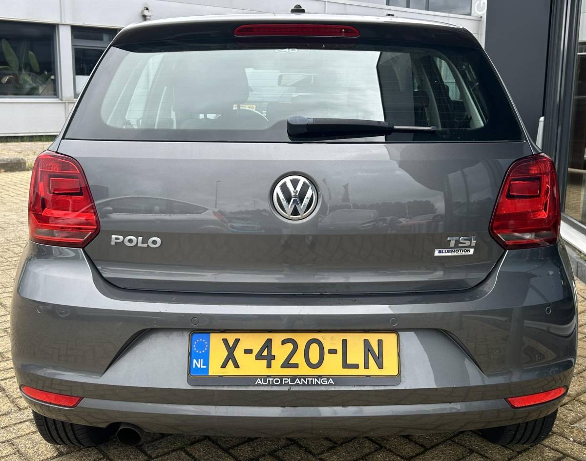 Volkswagen Polo Volkswagen Polo 1.2 TSI Highline 90PK | Volledige Onderhoudshistorie | 5 Deurs | Parkeersensoren Voor en Achter | Airco | Cruise Control | Lichtmetalen Velgen | 2 Sleutels | Armsteun |
