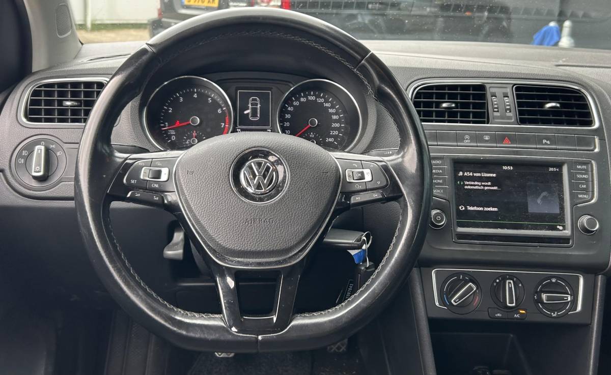 Volkswagen Polo Volkswagen Polo 1.2 TSI Highline 90PK | Volledige Onderhoudshistorie | 5 Deurs | Parkeersensoren Voor en Achter | Airco | Cruise Control | Lichtmetalen Velgen | 2 Sleutels | Armsteun |
