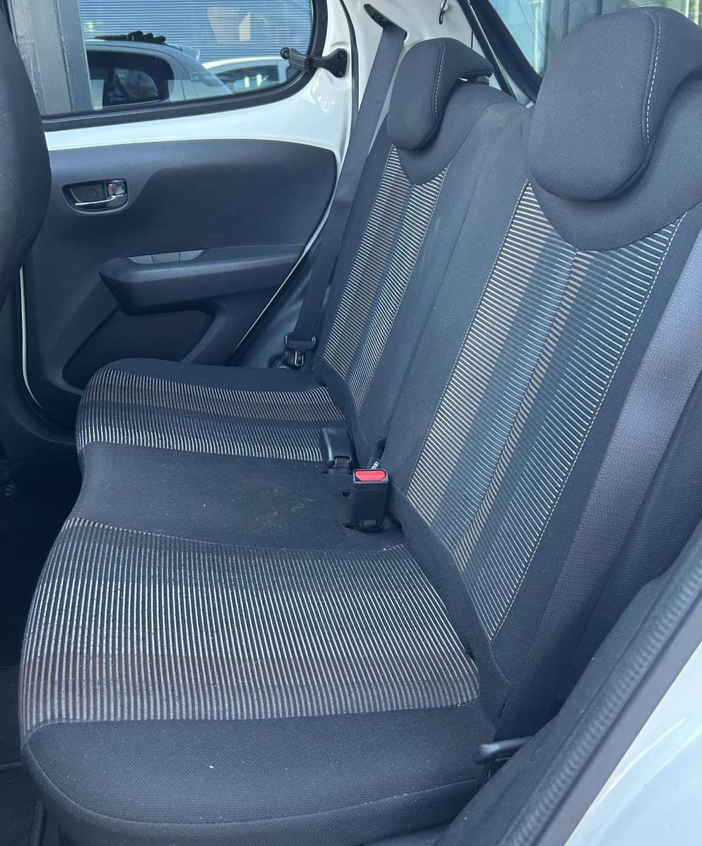 Peugeot 108 Peugeot 108 1.2 VTi Allure Top 82PK | Volledige Onderhoudshistorie | D Riem is Vervangen | Elektrisch Cabrio dak | Groot Scherm | 5 Deurs | NL AUTO | NAP | Airco | Keyless Entry | Keyless Start | Lichtmetalen Velgen | Getint Glass | Armsteun | 2 Sleutels |