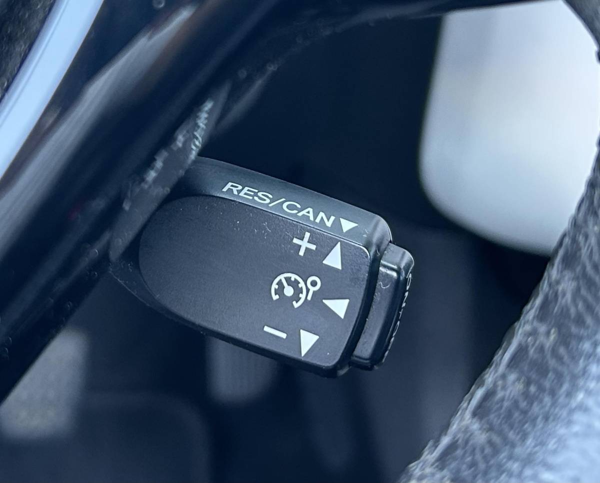 Peugeot 108 Peugeot 108 1.2 VTi Allure Top 82PK | Volledige Onderhoudshistorie | D Riem is Vervangen | Elektrisch Cabrio dak | Groot Scherm | 5 Deurs | NL AUTO | NAP | Airco | Keyless Entry | Keyless Start | Lichtmetalen Velgen | Getint Glass | Armsteun | 2 Sleutels |