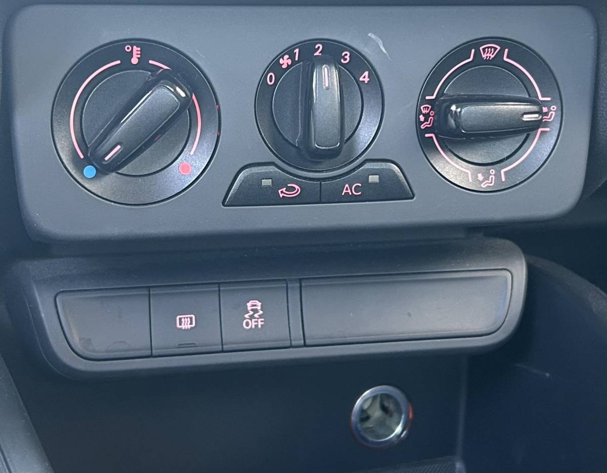 Audi A1 Audi A1 1.2 TFSI Attraction Pro Line Business 86PK | 2e Eigenaar | NL AUTO | NAP | Onderhoudshistorie | Navigatie | Airco | Lichtmetalen Velgen | 2 Sleutels |