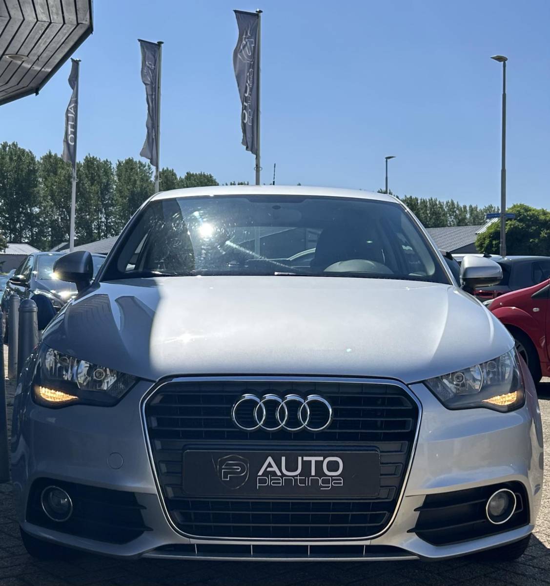 Audi A1 Audi A1 1.2 TFSI Attraction Pro Line Business 86PK | 2e Eigenaar | NL AUTO | NAP | Onderhoudshistorie | Navigatie | Airco | Lichtmetalen Velgen | 2 Sleutels |