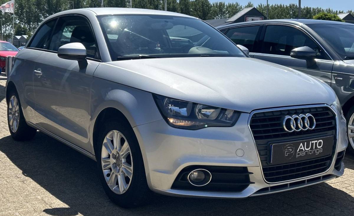 Audi A1 Audi A1 1.2 TFSI Attraction Pro Line Business 86PK | 2e Eigenaar | NL AUTO | NAP | Onderhoudshistorie | Navigatie | Airco | Lichtmetalen Velgen | 2 Sleutels |