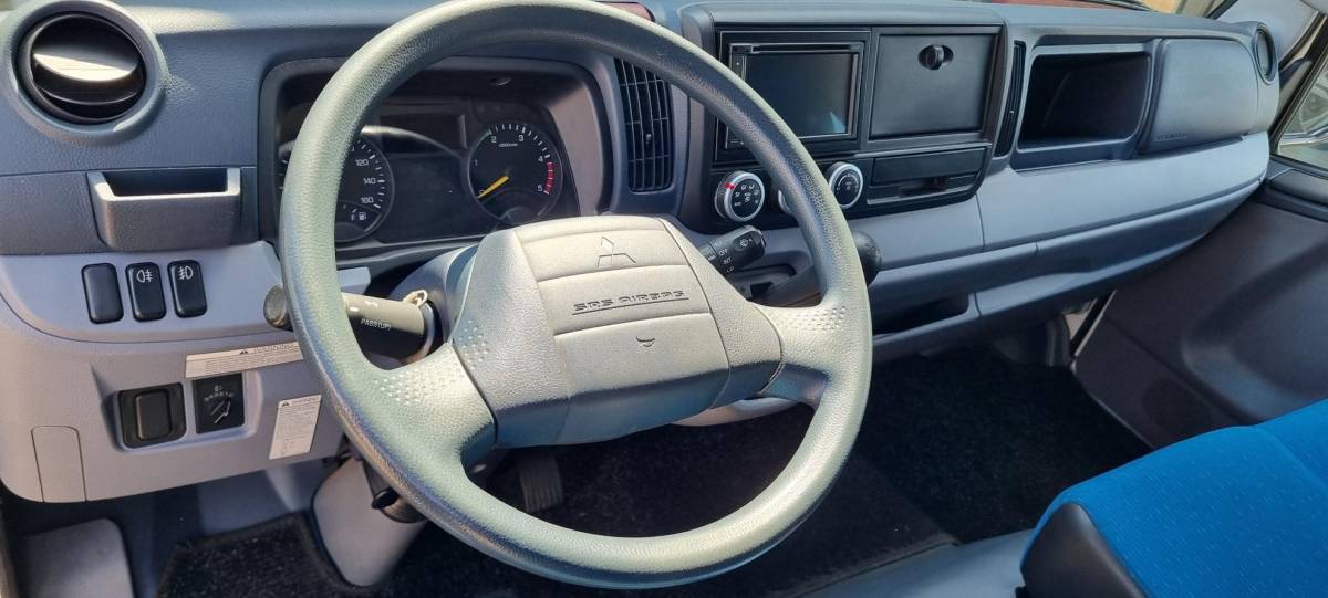 FUSO Canter FUSO Canter 3C13 3.0 DI 340 4×2 3,5t | AUTOMAAT | 1e Eigenaar | NL AUTO | Nette Staat | Nieuwe APK | D Hollandia Citybox met Laadklep | Automatische Airco | Achteruitrijcamera | Chauffeurstoel met horizontaalvering | Sleutels met Afstandsbediening | Verwarmde Spiegels |
