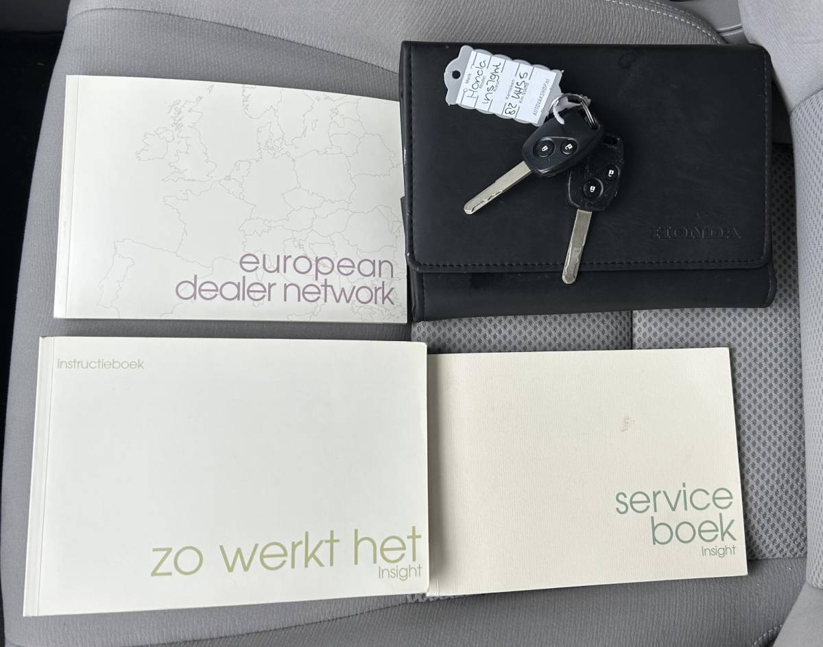 Honda Insight Honda Insight 1.3 Elegance 88PK | AUTOMAAT | Zeer Zuinige Hybride | Dealeronderhouden! | 2e Eigenaar | NL AUTO | NAP | Trekhaak | Stoelverwarming | Parkeersensoren | Climate Control | Cruise Control | 2 Sleutels |