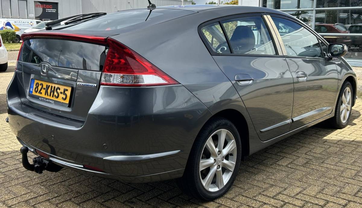 Honda Insight Honda Insight 1.3 Elegance 88PK | AUTOMAAT | Zeer Zuinige Hybride | Dealeronderhouden! | 2e Eigenaar | NL AUTO | NAP | Trekhaak | Stoelverwarming | Parkeersensoren | Climate Control | Cruise Control | 2 Sleutels |