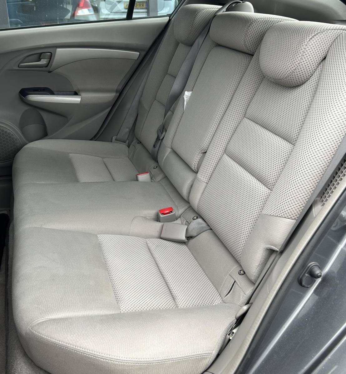 Honda Insight Honda Insight 1.3 Elegance 88PK | AUTOMAAT | Zeer Zuinige Hybride | Dealeronderhouden! | 2e Eigenaar | NL AUTO | NAP | Trekhaak | Stoelverwarming | Parkeersensoren | Climate Control | Cruise Control | 2 Sleutels |