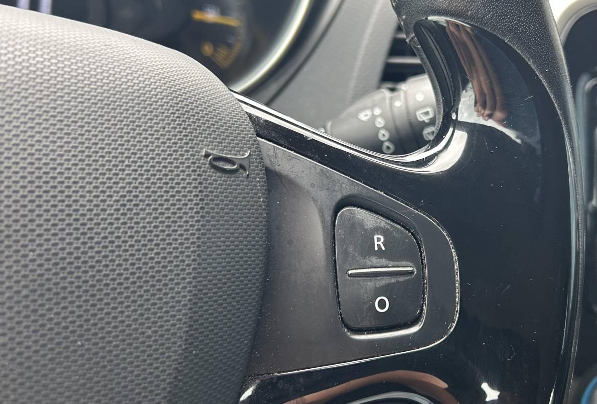 Renault Captur Renault Captur 0.9 TCe Expression 90PK | NL AUTO | Trekhaak | Airco | Cruise Control | Lichtmetalen Velgen | NAP | 2 Sleutels | NIEUWE APK | Sidesteps |