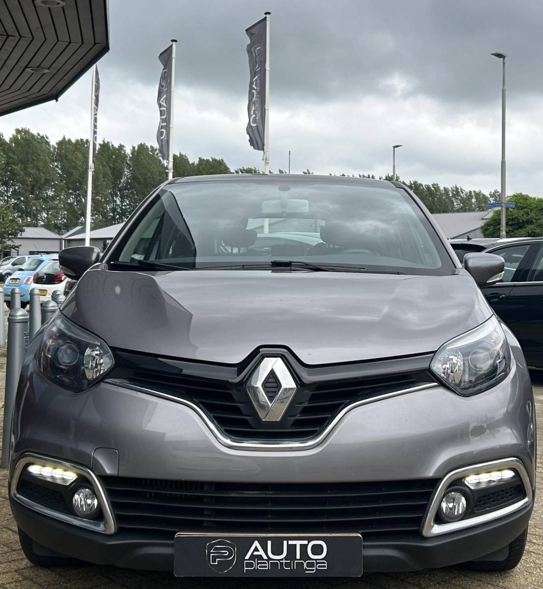 Renault Captur Renault Captur 0.9 TCe Expression 90PK | NL AUTO | Trekhaak | Airco | Cruise Control | Lichtmetalen Velgen | NAP | 2 Sleutels | NIEUWE APK | Sidesteps |