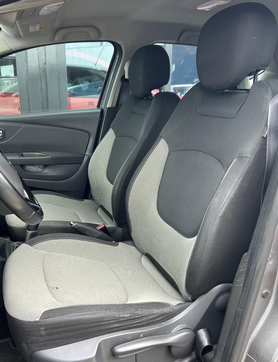 Renault Captur Renault Captur 0.9 TCe Expression 90PK | NL AUTO | Trekhaak | Airco | Cruise Control | Lichtmetalen Velgen | NAP | 2 Sleutels | NIEUWE APK | Sidesteps |