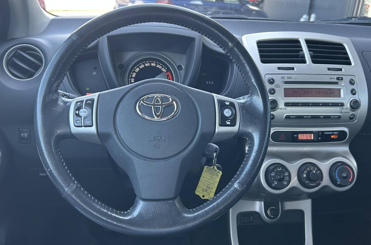 Toyota Urban Cruiser Toyota Urban Cruiser 1.3 VVT-i Aspiration | Nette Staat | 2e Eigenaar | NL AUTO | 11 Jaar in Bezit van Vorige Eigenaar | Trekhaak | Airco | lichtmetalen Velgen | 3 Sleutels | APK tot 29-03-2027 |