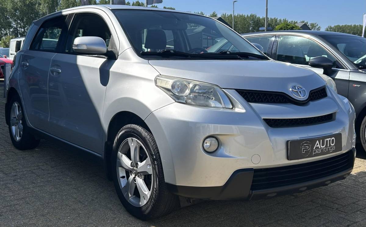 Toyota Urban Cruiser Toyota Urban Cruiser 1.3 VVT-i Aspiration | Nette Staat | 2e Eigenaar | NL AUTO | 11 Jaar in Bezit van Vorige Eigenaar | Trekhaak | Airco | lichtmetalen Velgen | 3 Sleutels | APK tot 29-03-2027 |