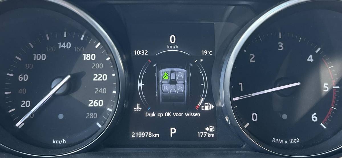 Land Rover Range Rover Land Rover Range Rover Sport 3.0 | GRIJS Kenteken | BTW | Nieuwe Revisiemotor | 22inch | Achteruitrijcamera | Elektrische Trekhaak | 3500KG TREKGEWICHT | Luchtvering | Elektrische Achterklep | Navigatie | Elektrische Stoel | Leder | DAB+ | Keyless | LED |