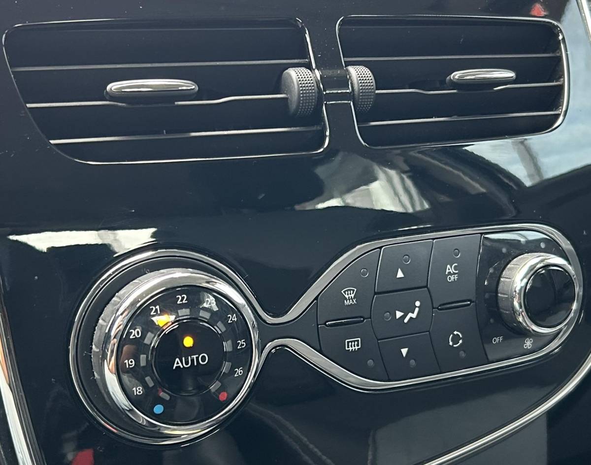 Renault Clio Renault Clio 0.9 TCe Dynamique 90PK | NL AUTO | NAP | Trekhaak | Climate Control | Cruise Control | Keyless Entry | Keyless Start | Lichtmetalen Velgen | 2 Sleutels |