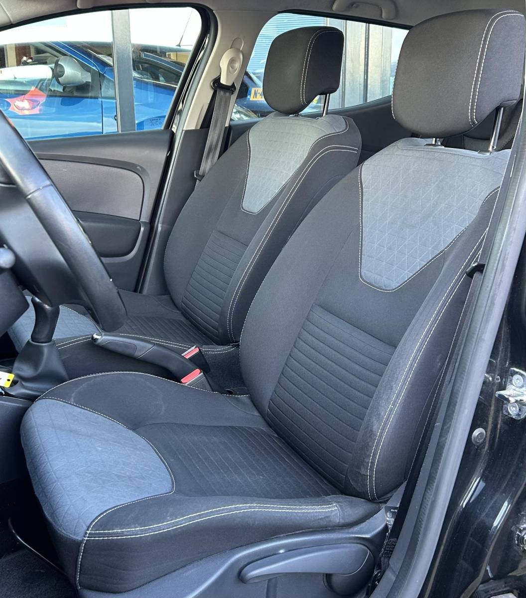 Renault Clio Renault Clio 0.9 TCe Dynamique 90PK | NL AUTO | NAP | Trekhaak | Climate Control | Cruise Control | Keyless Entry | Keyless Start | Lichtmetalen Velgen | 2 Sleutels |
