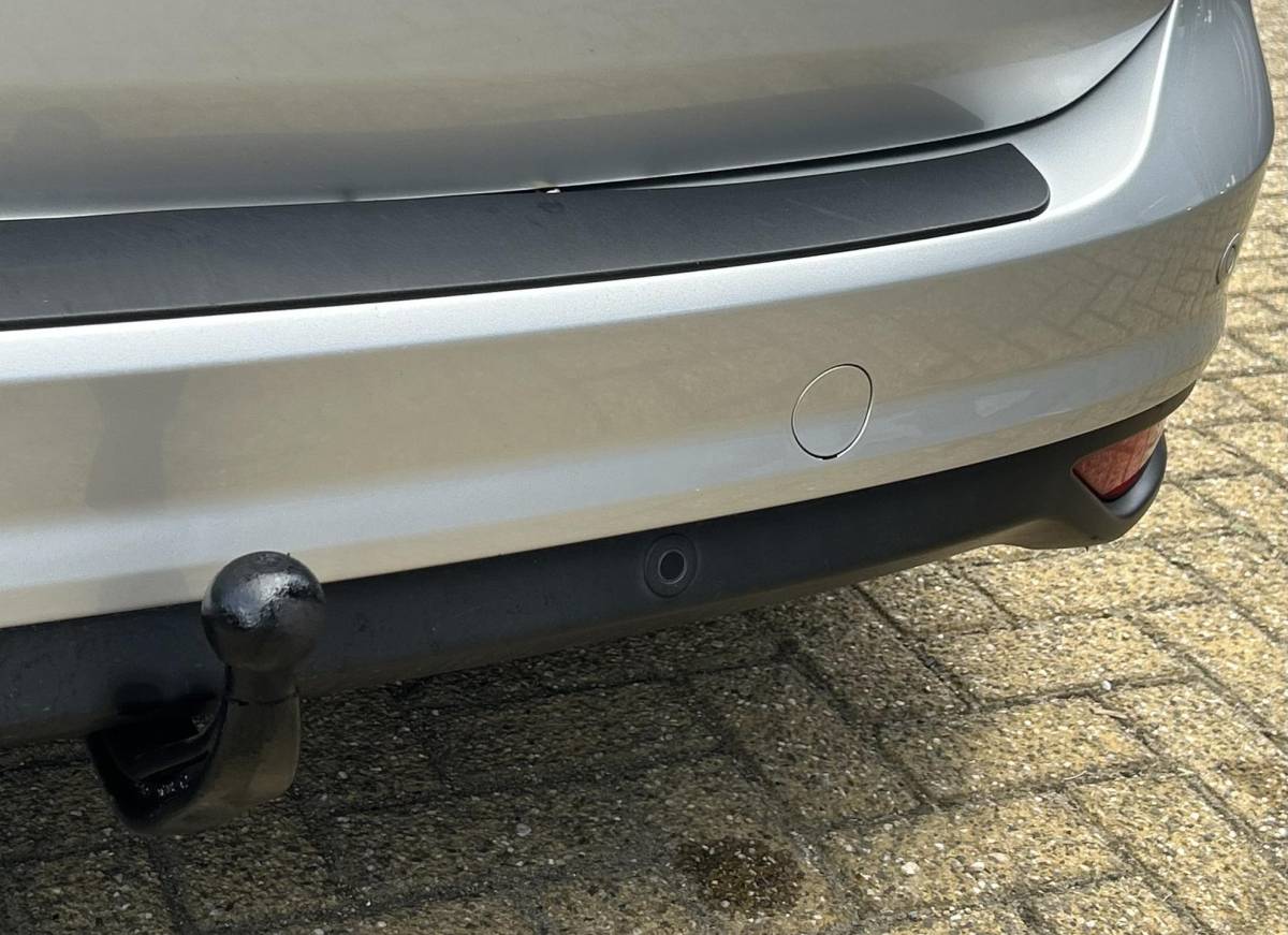 Ford C-MAX Ford C-Max 1.6 Titanium 125PK | Trekhaak | 2e Eigenaar | NL AUTO | NAP | Parkeersensoren | Navigatie | Climate Control | Cruise Control | Voorruitverwarming | 2 Sleutels |