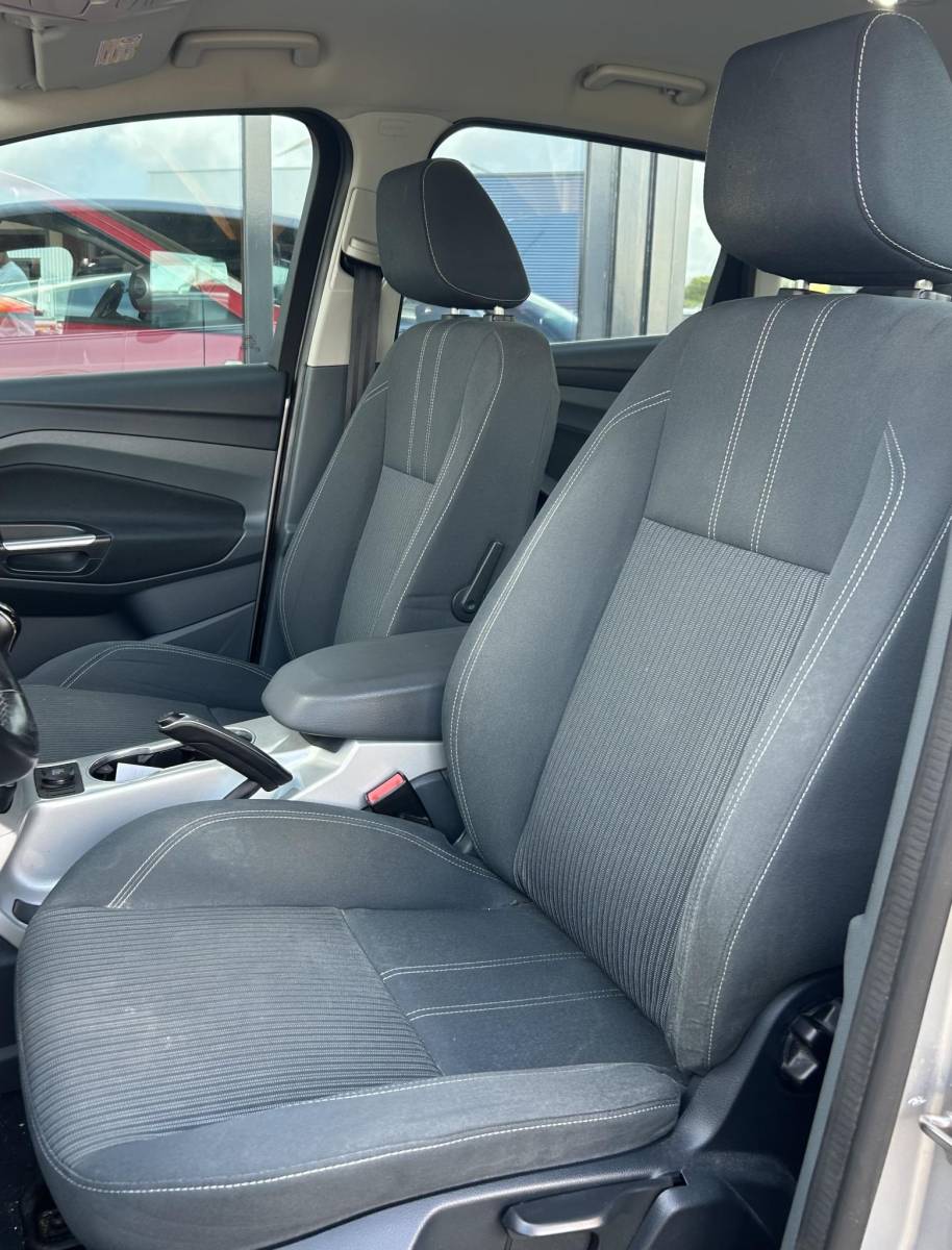 Ford C-MAX Ford C-Max 1.6 Titanium 125PK | Trekhaak | 2e Eigenaar | NL AUTO | NAP | Parkeersensoren | Navigatie | Climate Control | Cruise Control | Voorruitverwarming | 2 Sleutels |