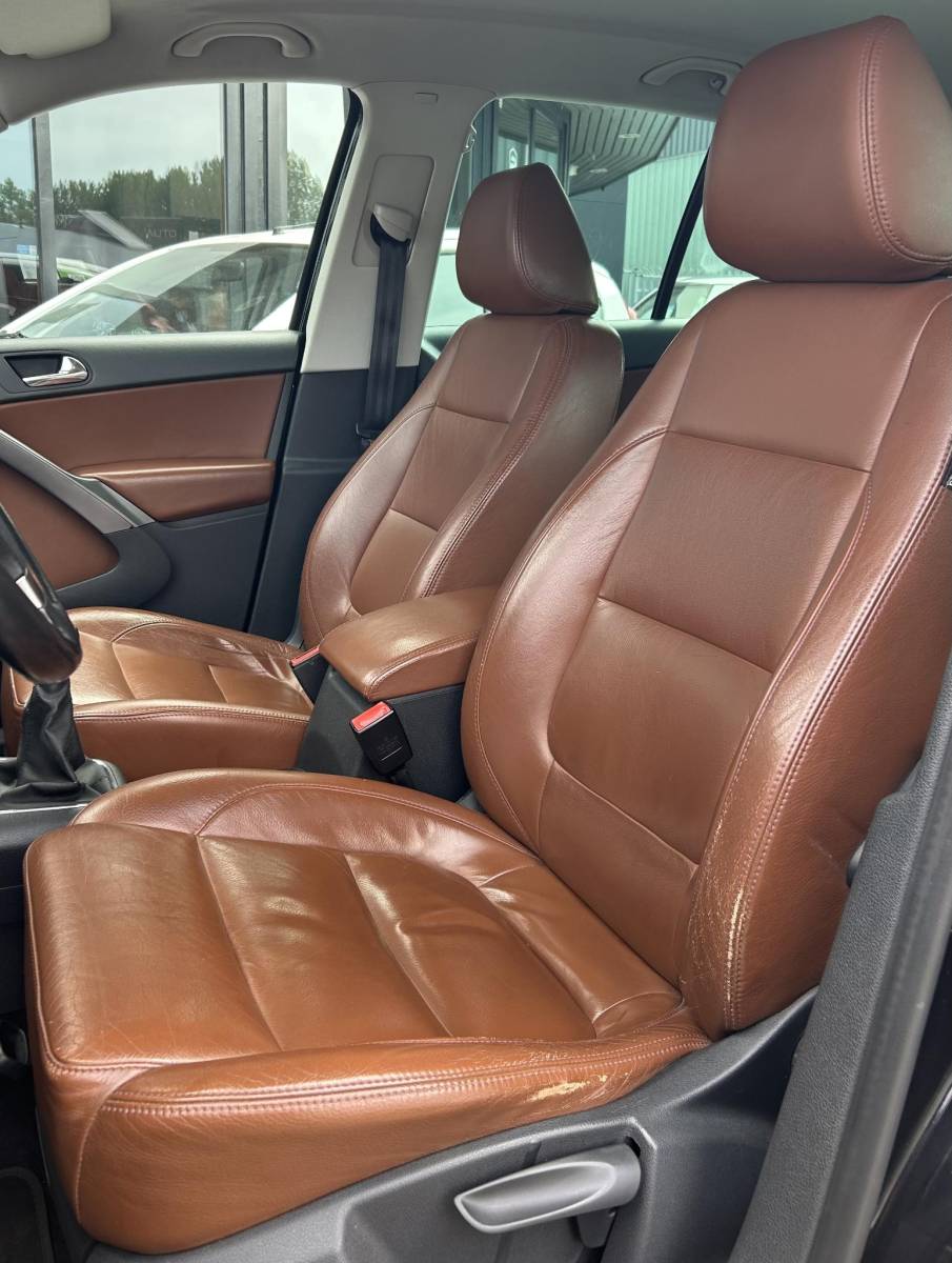 Volkswagen Tiguan Volkswagen Tiguan 1.4 TSI Sport&Style 4Motion 150PK | Nette Staat | Trekhaak | 2000KG Trekgewicht | NL AUTO |  NIEUWE APK | Achteruitrijcamera | Parkeersensoren Voor en Achter | Lederen Bekleding | Stoelverwarming | Climate Control | Cruise Control | 2 Sleutels |