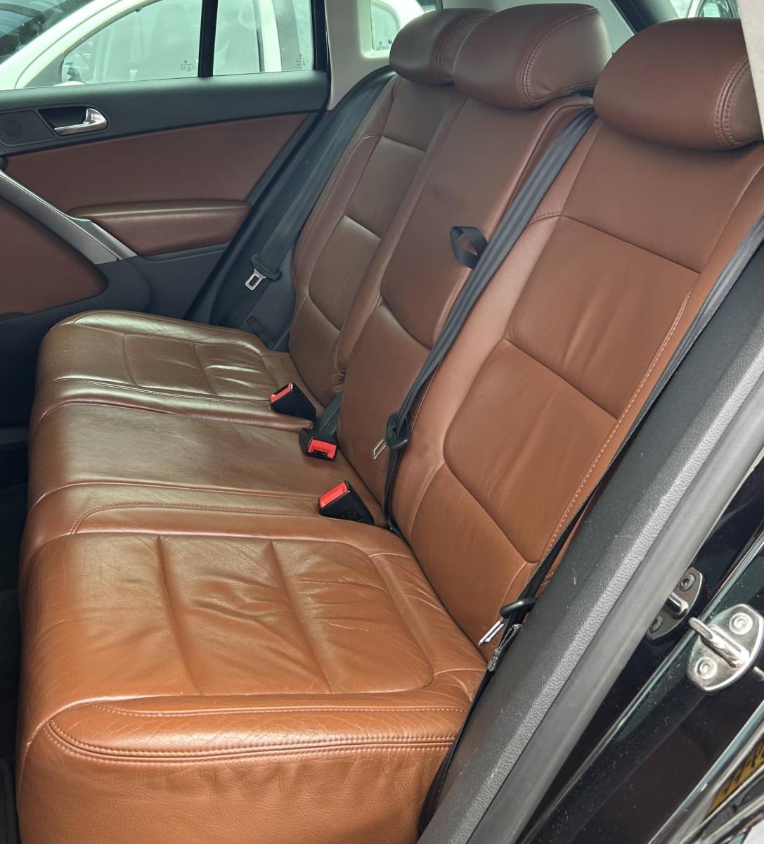 Volkswagen Tiguan Volkswagen Tiguan 1.4 TSI Sport&Style 4Motion 150PK | Nette Staat | Trekhaak | 2000KG Trekgewicht | NL AUTO |  NIEUWE APK | Achteruitrijcamera | Parkeersensoren Voor en Achter | Lederen Bekleding | Stoelverwarming | Climate Control | Cruise Control | 2 Sleutels |