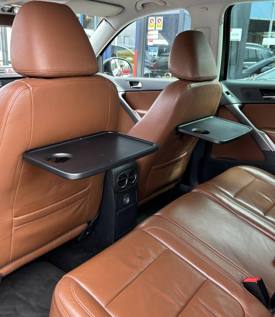 Volkswagen Tiguan Volkswagen Tiguan 1.4 TSI Sport&Style 4Motion 150PK | Nette Staat | Trekhaak | 2000KG Trekgewicht | NL AUTO |  NIEUWE APK | Achteruitrijcamera | Parkeersensoren Voor en Achter | Lederen Bekleding | Stoelverwarming | Climate Control | Cruise Control | 2 Sleutels |