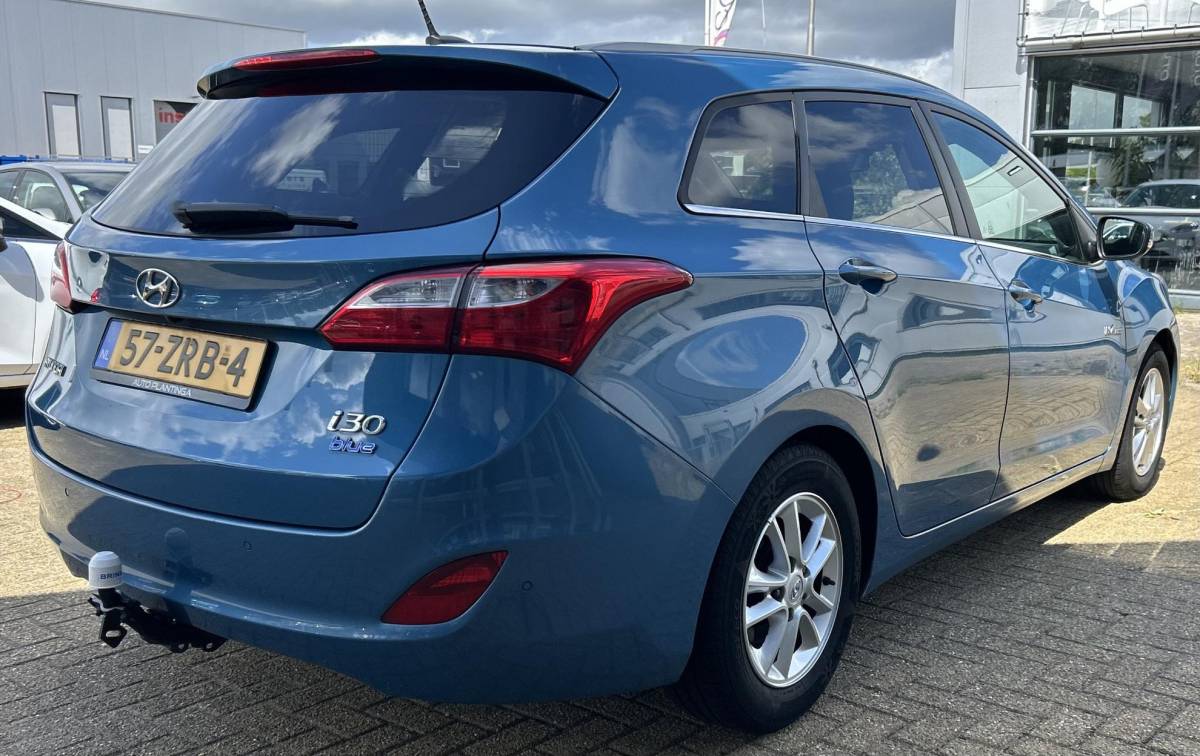 Hyundai i30 Hyundai i30 Wagon 1.6 GDI Business Edition 135PK | Volledige Onderhoudshistorie | Nette Staat | NL AUTO | NAP | Trekhaak | Achteruitrijcamera | Parkeersensoren Voor en Achter | Navigatie | Climate Control | 2 Sleutel |