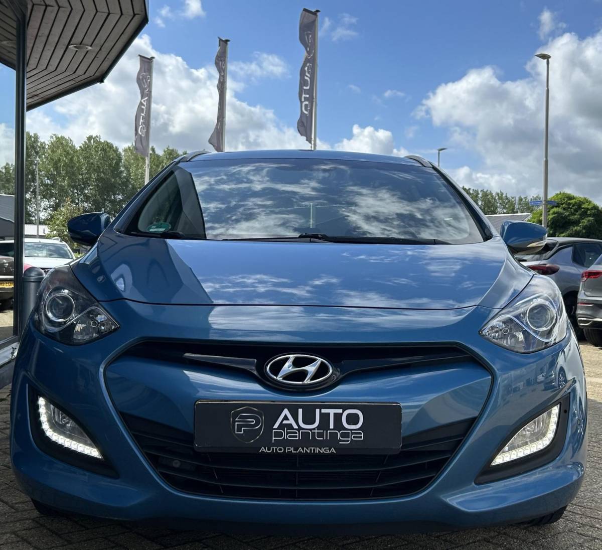 Hyundai i30 Hyundai i30 Wagon 1.6 GDI Business Edition 135PK | Volledige Onderhoudshistorie | Nette Staat | NL AUTO | NAP | Trekhaak | Achteruitrijcamera | Parkeersensoren Voor en Achter | Navigatie | Climate Control | 2 Sleutel |