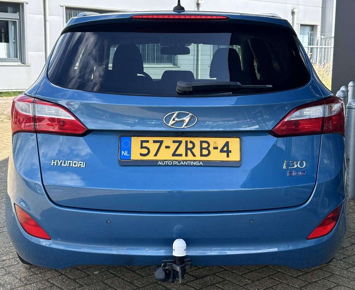 Hyundai i30 Hyundai i30 Wagon 1.6 GDI Business Edition 135PK | Volledige Onderhoudshistorie | Nette Staat | NL AUTO | NAP | Trekhaak | Achteruitrijcamera | Parkeersensoren Voor en Achter | Navigatie | Climate Control | 2 Sleutel |