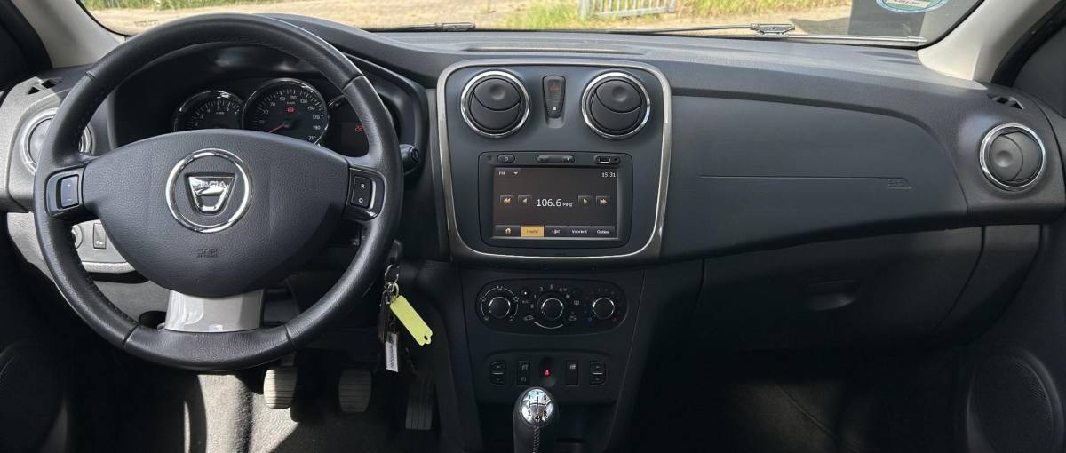 Dacia Logan Dacia Logan MCV 0.9 TCe Prestige 90PK | NL AUTO | NAP | Onderhoudshistorie | Trekhaak | Navigatie | Airco | Cruise Control | 2 Sleutels | Lichtmetalen Velgen |
