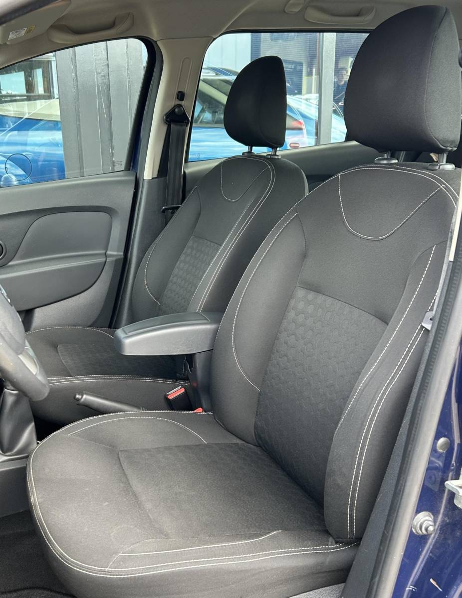 Dacia Logan Dacia Logan MCV 0.9 TCe Prestige 90PK | NL AUTO | NAP | Onderhoudshistorie | Trekhaak | Navigatie | Airco | Cruise Control | 2 Sleutels | Lichtmetalen Velgen |